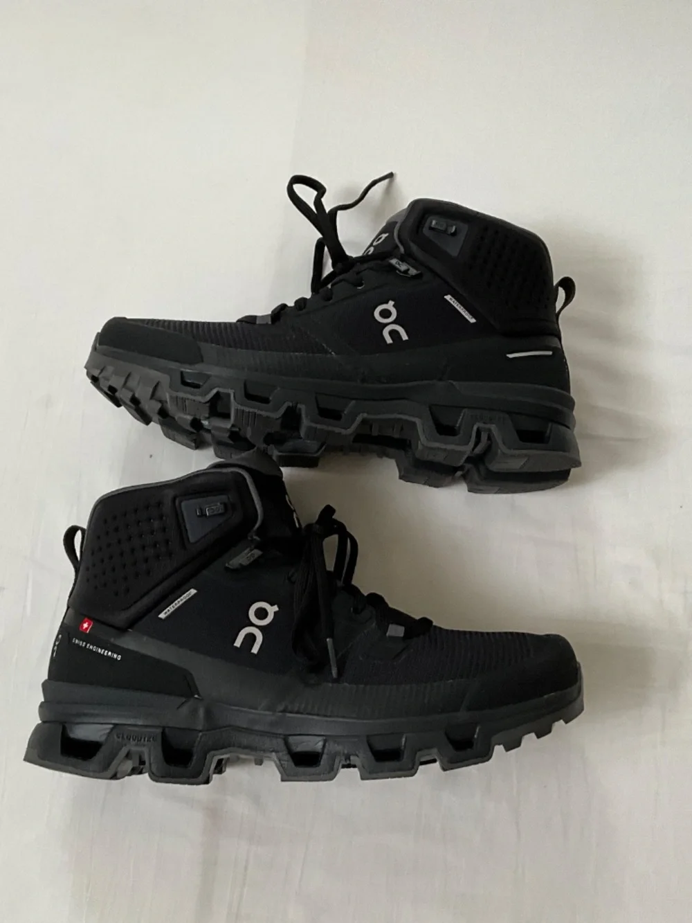 NWOB ON CloudRock Waterproof Hiking Boots Size 10 Black - Picture 3 of 15
